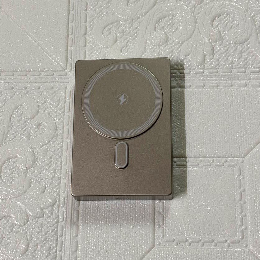 Metal 10000mAh Magsafe Powerbank Front