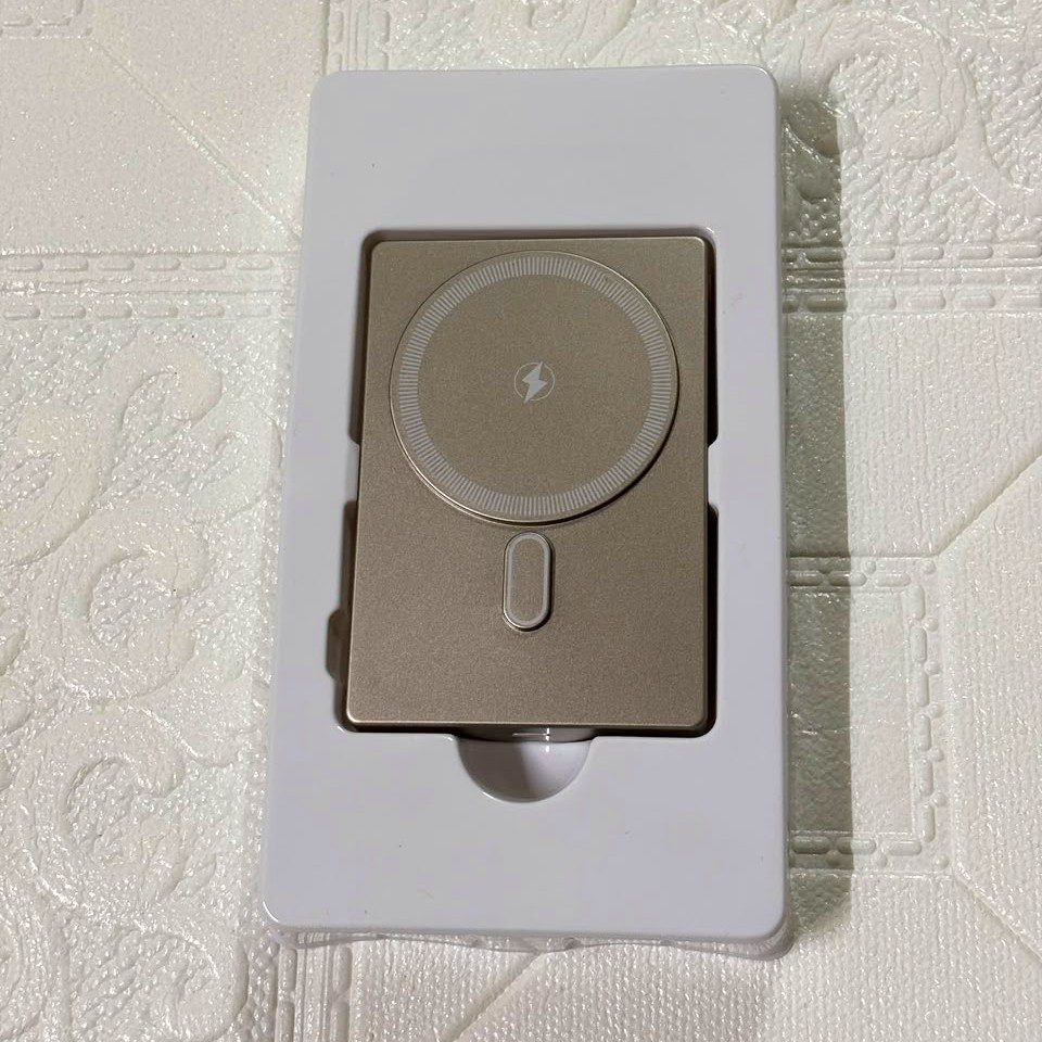 Metal 10000mAh Magsafe Powerbank in Box