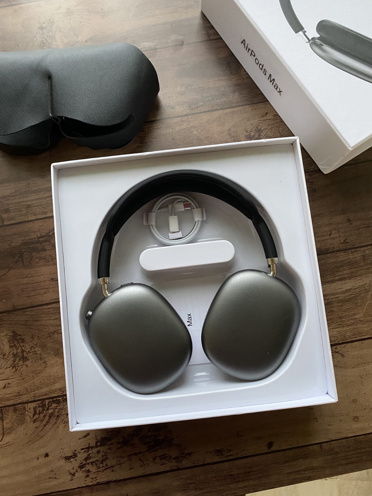 Premium Bluetooth Headphones with Deep Bass -Super Sound Quality-1:1 packing master Replica - Image 2
